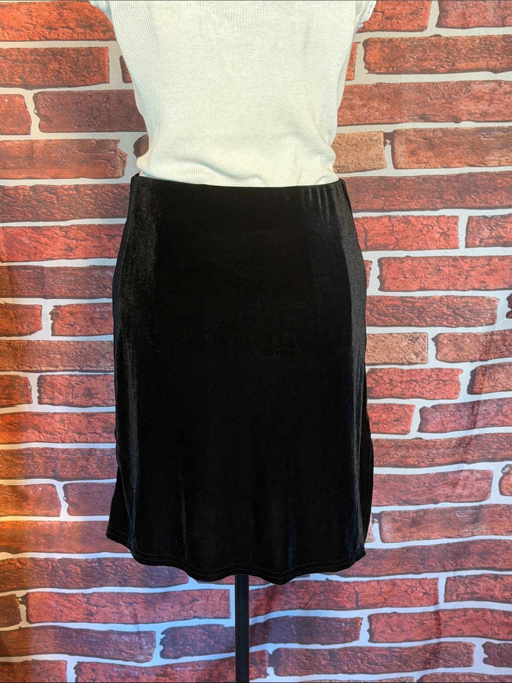 💃🏻 Active Black Velvet Skirt – Stretch Waist Side Slit Size S / J